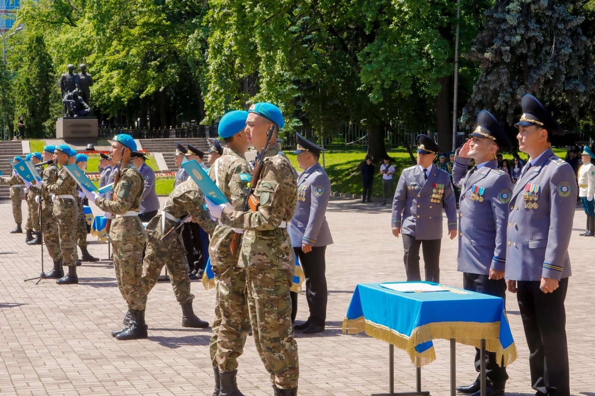 Военнослужащие президентского полка «Батыр» приняли присягу - фото 3