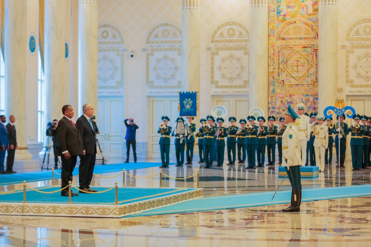 Касым-Жомарт Токаев встретил президента Конго Дени Сассу-Нгессо в Акорде - фото 8