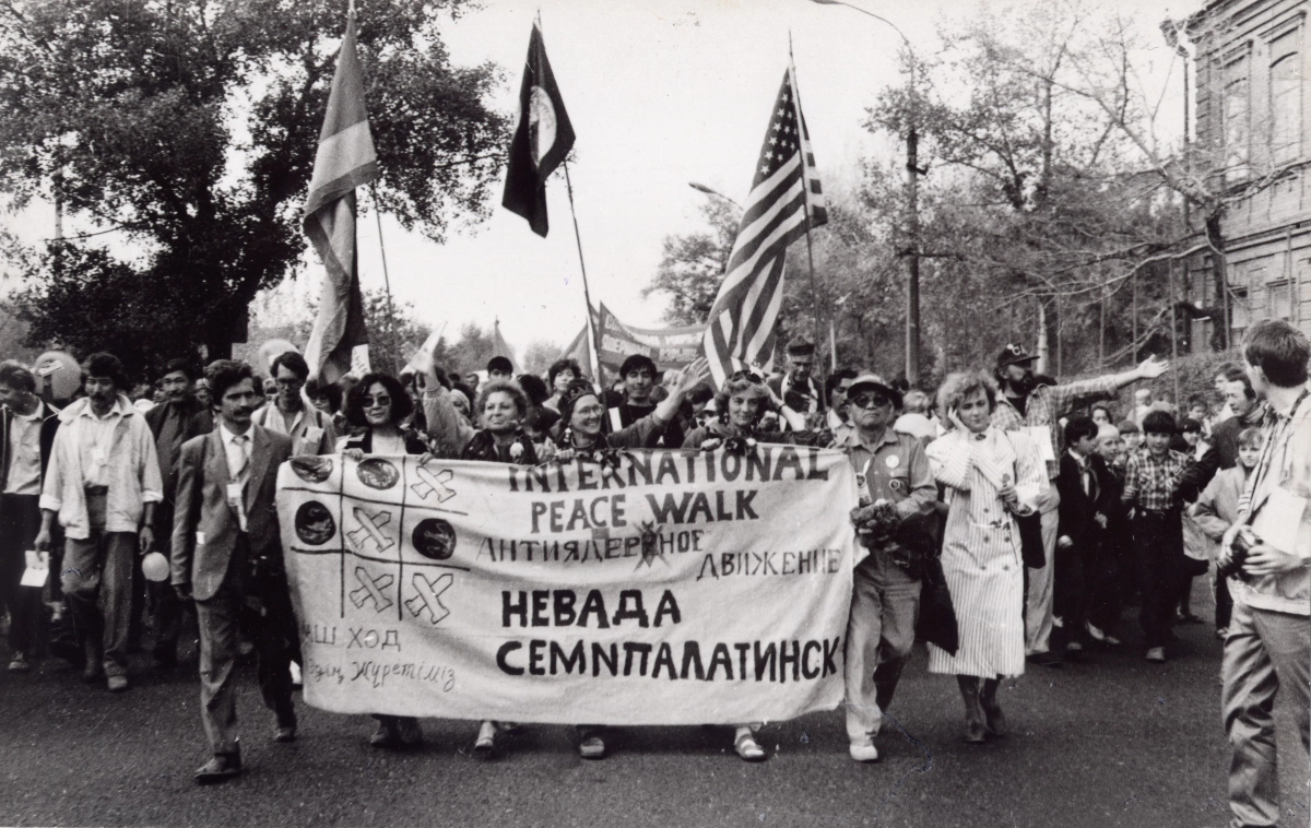 Невада-Семипалатинск во время митинга в 1991 году - фото 2