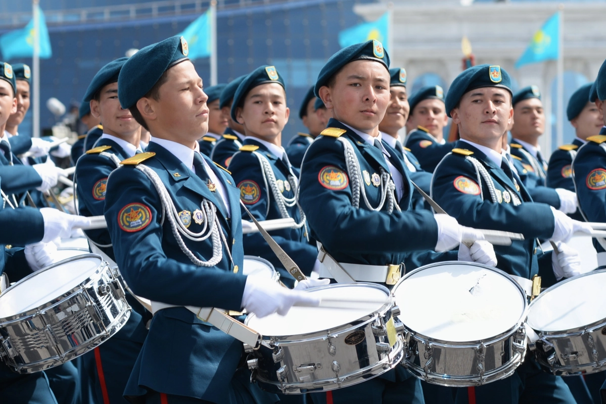 БОЕВАЯ МОЩЬ И СЛАВА: В Астане начался военный парад - фото 50