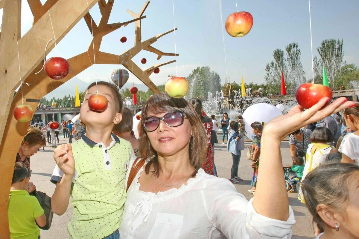 150 тонн яблок привезли на фестиваль «АЛМАfest-2016» - фото 10