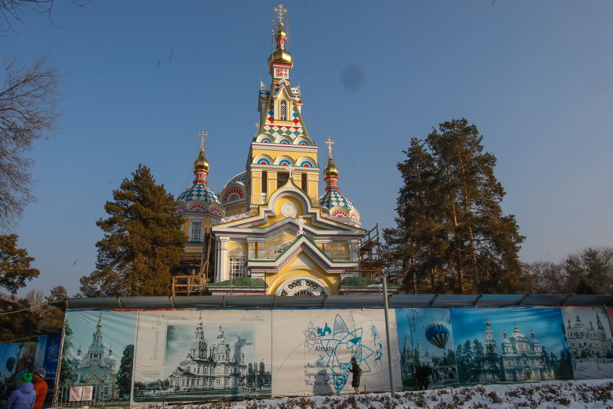 7 января в Алматы в Вознесенском кафедральном соборе состоялось рождественское богослужение - фото 5