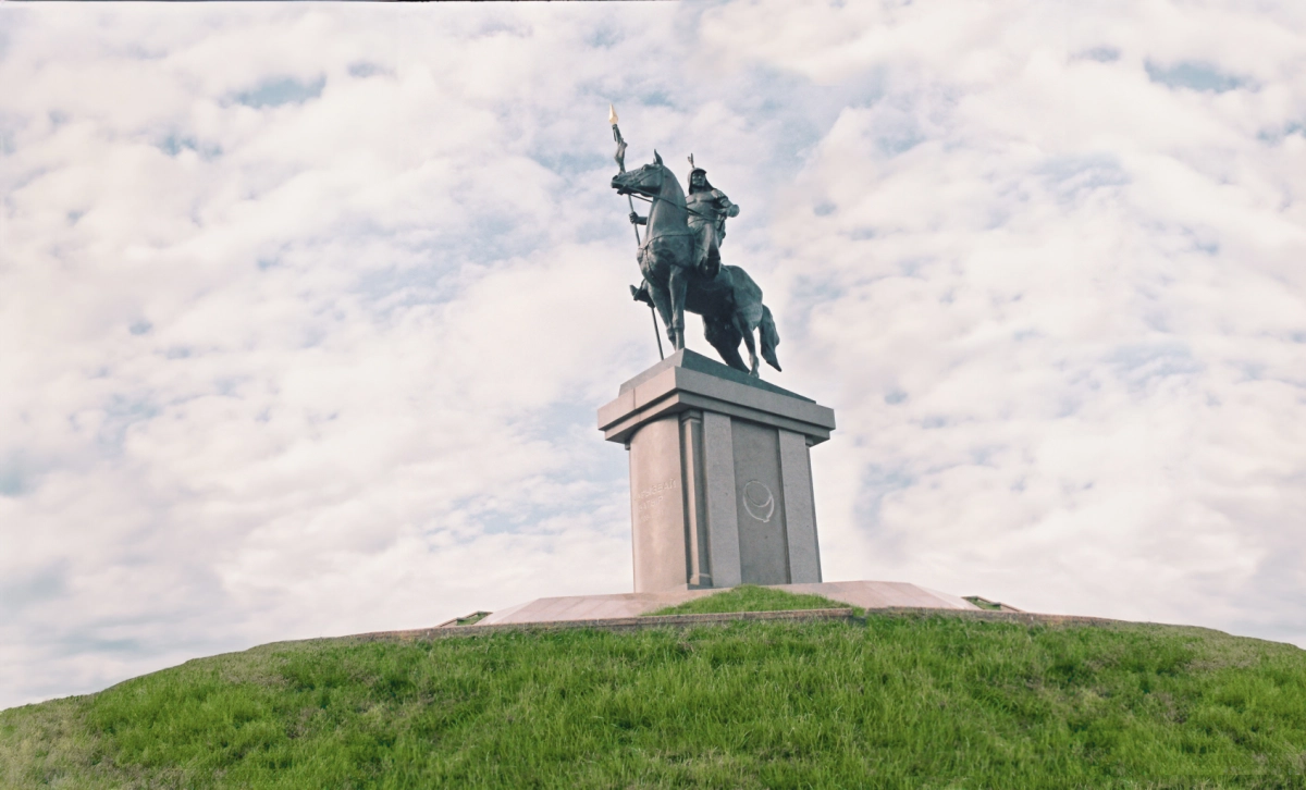 Церемония открытия памятника Наурызбай батыру в Алматинской области - фото 1