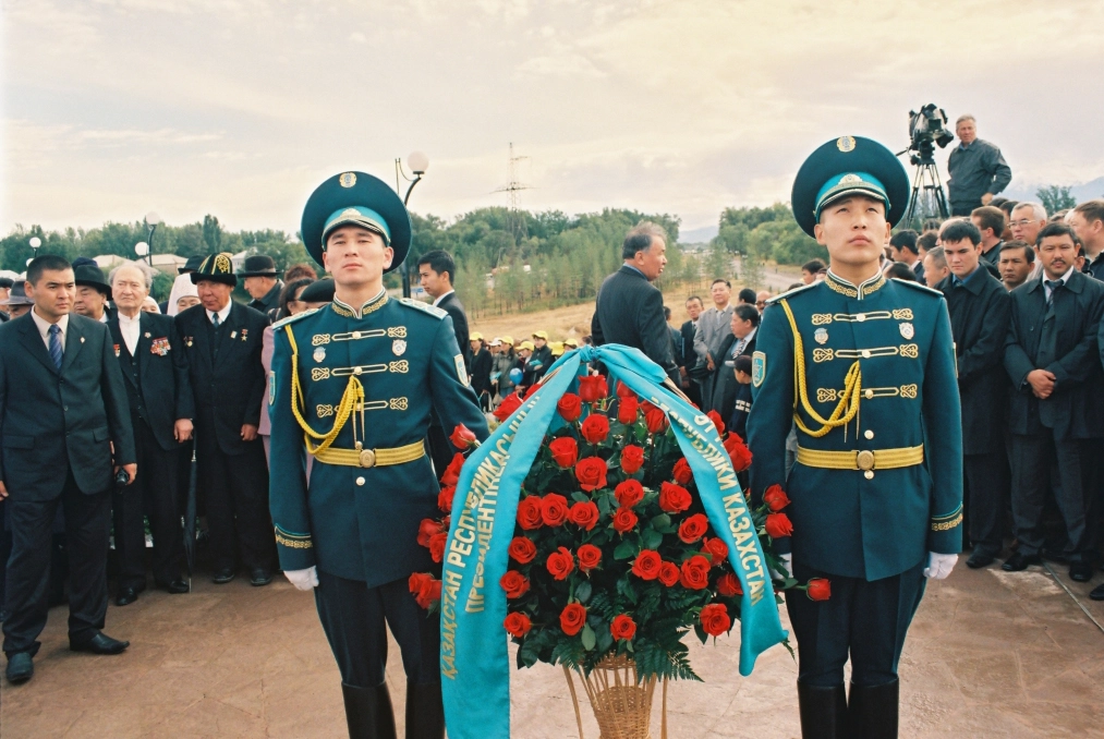 Церемония открытия памятника Наурызбай батыру в Алматинской области - фото 7